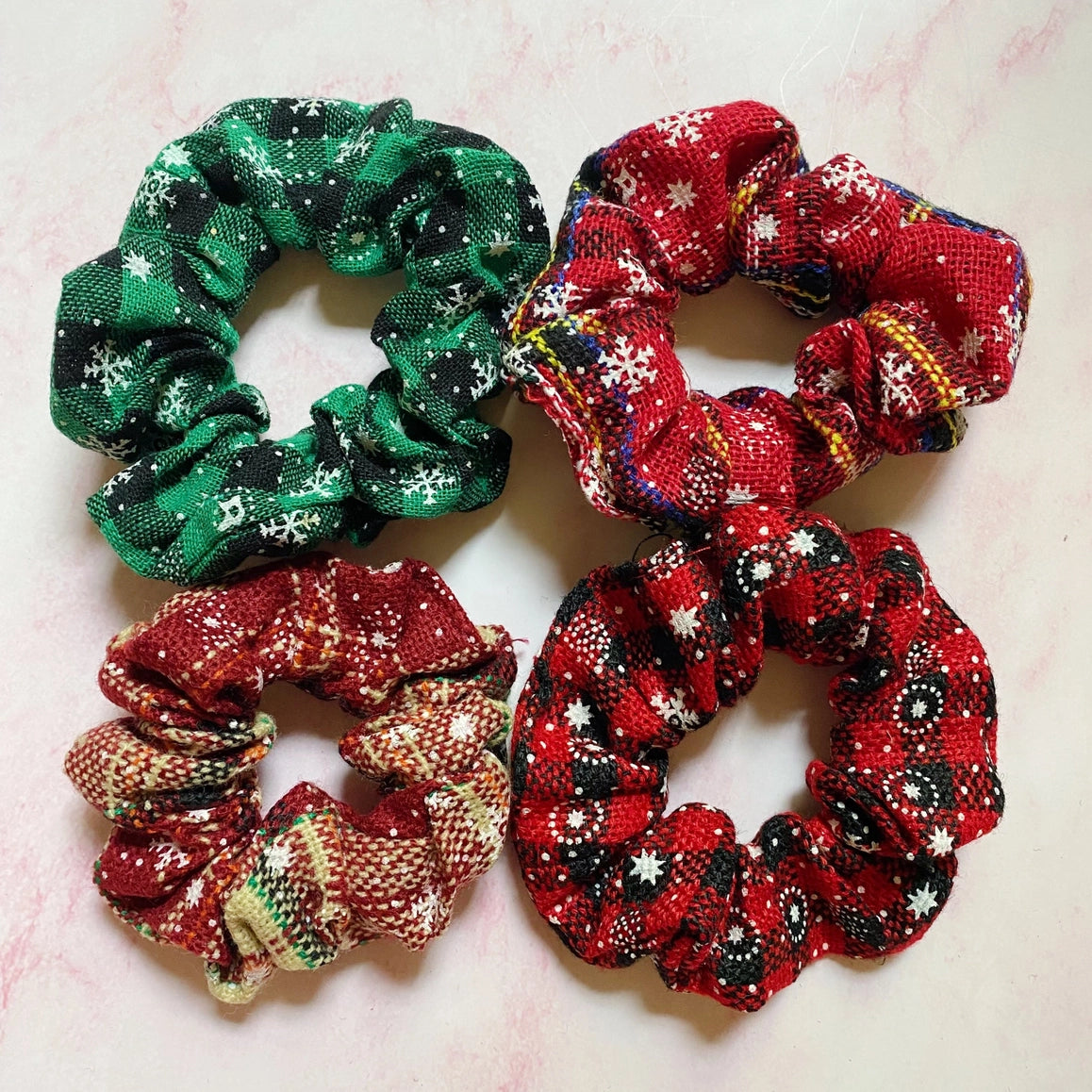 Merry Plaid Scrunchie Set (4-Pack) | Holiday Hair